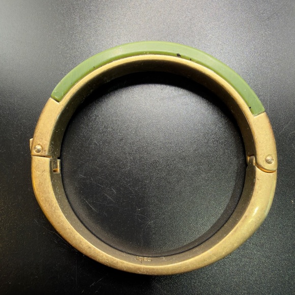Cabi Jade Gold Tone clamper bangle bracelet - Picture 3 of 8